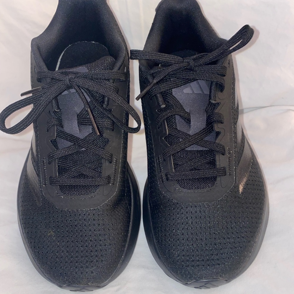 WOMENS ADIDAS SNEAKERS SZ 7.5